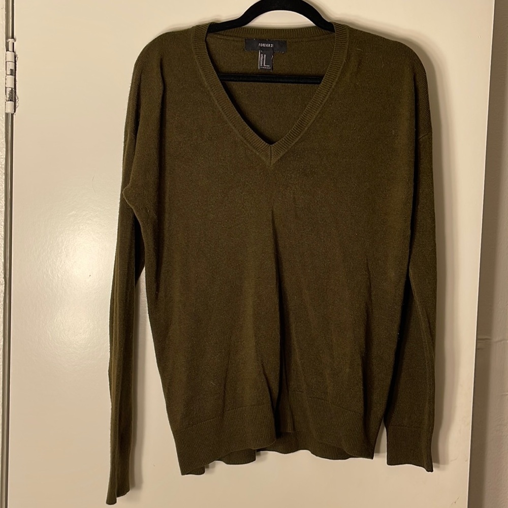 Forever 21 Women’s Moss Green V-Neck Sweater